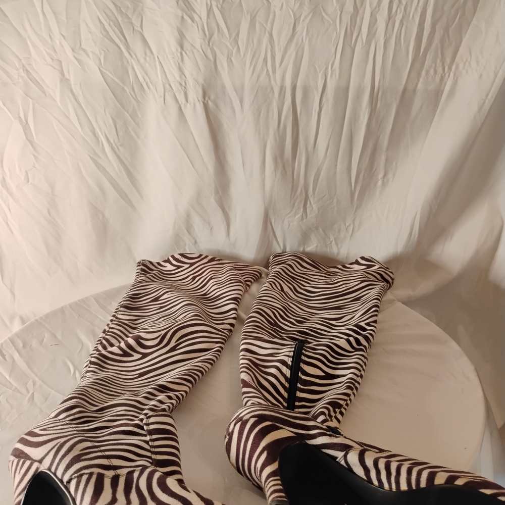 No Call Zebra Print Fabric Boot